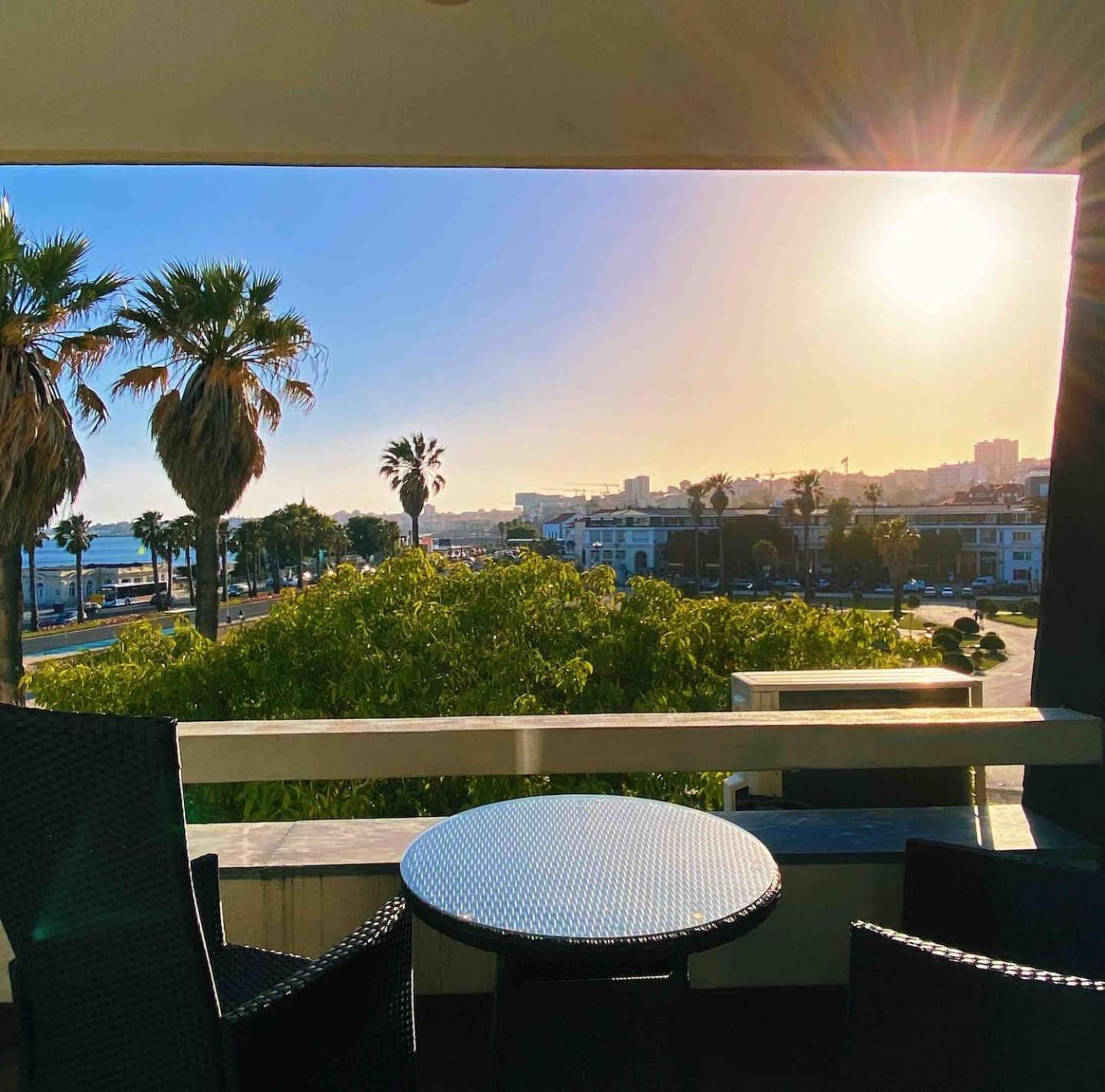 Sea View W Balcony 2 Mins Walk To Beach & Casino Εστορίλ Εξωτερικό φωτογραφία