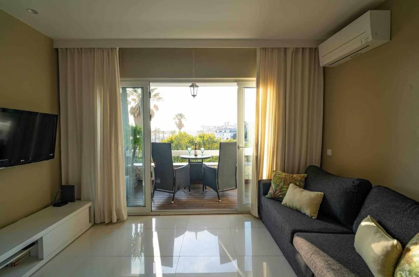Sea View W Balcony 2 Mins Walk To Beach & Casino Εστορίλ Εξωτερικό φωτογραφία